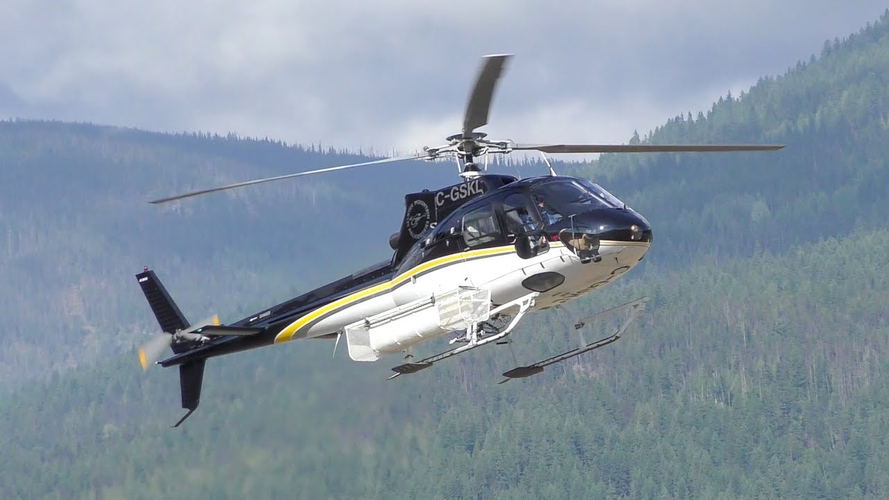 Aerospatiale AS 350 B2 & Eurocopter AS 350 B3 Landing - YouTube