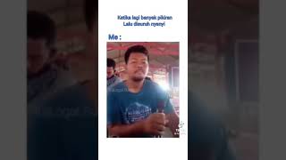 Lain lirik lain pulak lagu nya😂😂