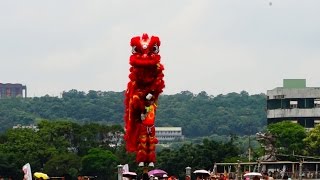 2015金鴻醒獅團-水上高樁獅技藝表演-Lion dance