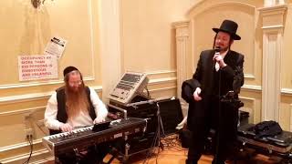 Yoely Freund singing ברכינו from דודי קאליש at a wedding