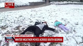 Albany residents enjoy snow as winter weather moves across South Georgia