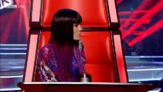 Jessie J "accidentally" pushes her Button Funny Moment The Voice UK