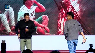 ಅಪ್ಪು ಆಸೆ ಕೇಳಿ ಸ್ಟೇಜ್ ಮೇಲೆ ಓಡಿ ಬಂದ ಶಿವಣ್ಣ | Puneeth Rajkumar Shivarajkumar Brother Bonding