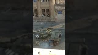 ❗Российские танк выдержал прямое попадание из гранатомета в Мариуполе #война #нетвойне #россия