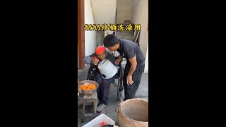 奶奶想把这个桶修好冲凉用，最后通仔给她买个新的 #幸福乡村丰收季 #有用内容创作计划 #双11抄省清单