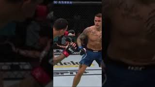 Dustin Poirier landing some bombs on Max Holloway in their rematch