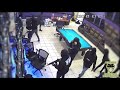 houston restaurant robbed by multiple attackers with rifles