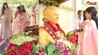 YS Bharati Pays Tribute to Dr.YS Rajasekhara Reddy at YSR Ghat Idupulapaya @SakshiTVLIVE