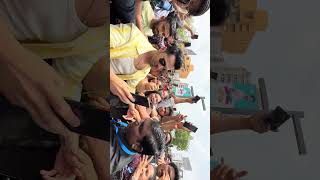 Varun Dhawan ने अहमदाबाद में फैंस के साथ किया इंटरेक्शन | ENT LIVE