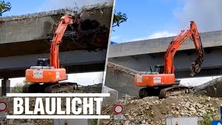 Bagger gegen Brücke - 70 Meter langes Brückenteil stürzt zu Boden