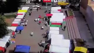 Un mur s’effondre sur un marché en pleine journée Russie