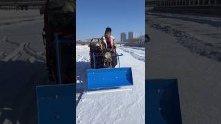 Rickshaw removing snow from the road/🥶/#shorts #viralvideo