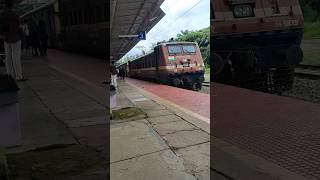 Kerala Sabari Express in Thiruvalla Railway Station | ☺❤ #malayalam #thiruvalla #kerala #train