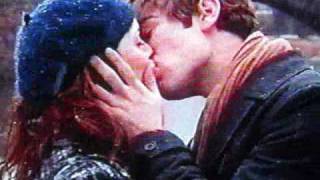 Nate and Blair KISS: Remains of the J