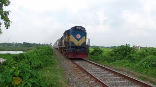 Beauty Of Natural || Sagordari Express Train Passing Jessore Rail Gate Area || BD TRAINS ||