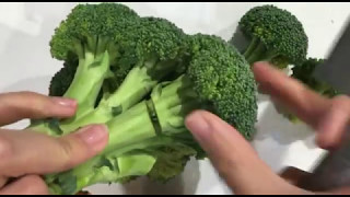 ブロッコリーの切り方（使うだけVer）How to cut little broccoli florets off.