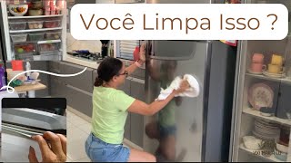 COMO EU LIMPO minha geladeira | Faxina na cozinha