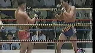 Kasemlek Kiatsiri vs Yodkhunpon Sittraiphum