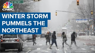 Winter storm pummels the Northeast