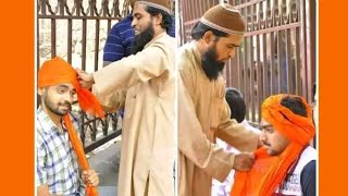 Kshatriya सिंहो के सिर पर Pagdi पहनाते हुए Muslim भाई