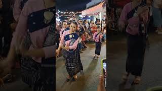 #ถนนคนเดินเขมราฐ #ฟ้อนงามๆ #dance #น่ารัก #นางรําจิตอาสา#อุบลราชธานี