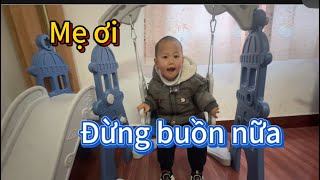 Lúc cho về lúc không cuối cùng vẫn không cho bé bảo về việt nam , cảm thấy bất lực