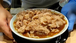 大阪牛肉ラーメン わだ 南海難波本店 どっさり牛肉盛りの特製爆牛ラーメン 大阪・なんば