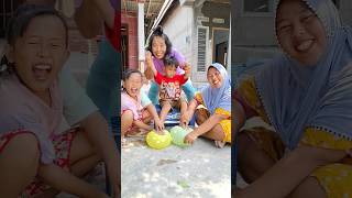 Cute mom and brothers play with new balloon shoes 🤣👧🏻😍😇👩🏻💕👶🏻#shorts #fyp #funny