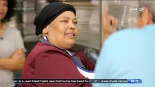 محمود سعد يفاجئ السيدة "فايزة" بغسيل الصحون داخل مطبخ جمعية "تواصل" بـ إسطبل عنتر