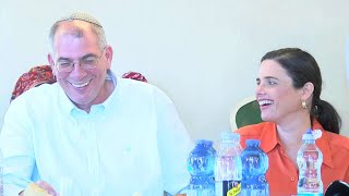 הממשלה מתפוררת: מחר - פגישה בין רה\