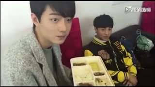 Xiao Zhan 肖战 cut【企鹅直播】[2015.11.22] Xiao Zhan eating and acting cute and more