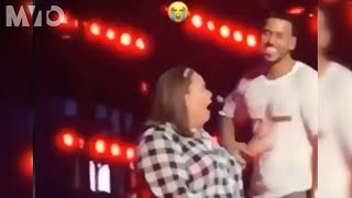 Romeo Santos dejó que una fan le tocara sus partes íntimas | The MVTO