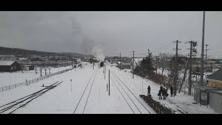 SL冬の湿原号標茶駅列車交換