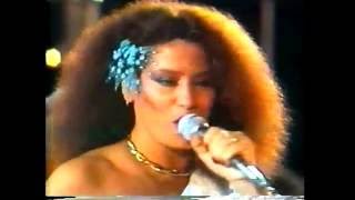 PORTELA NA AVENIDA-CLARA NUNES-MORUMBI- CANTA BRASIL 1982