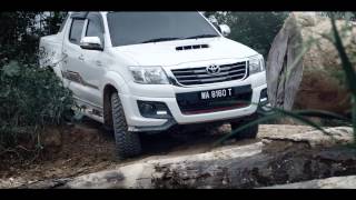 TOYOTA HILUX – URBAN HERO - FOREST GUARDIAN