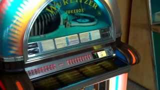 Wurlitzer 1050 Jukebox