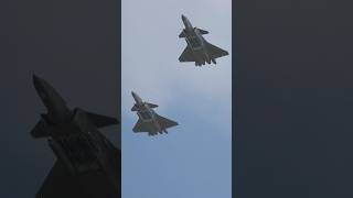 【超貴重、本物映像】中国空軍ステルス戦闘機J-20がウエポンベイを開いて中身を披露！これは凄い！Chinese Stealth J-20 Open it's weapon bay door