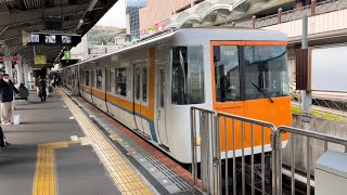 生駒駅にて、近鉄7000系7102編成 出発シーン