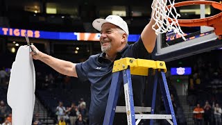 Bruce Pearl cuts down the nets after winning SEC Tournament