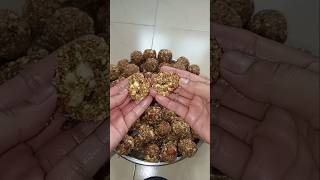 💁 न aata न बेसन न गुड़ न चीनी देसी घी में बने dry fruits  लड्डू🌹 एक बार खा के देखिए #shortvideo👌