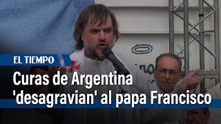 Curas villeros de Argentina 'desagravian' al papa Francisco frente a críticas de Milei | El Tiempo