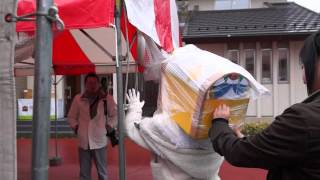 【ゆるキャラ】やなな、雨の住宅展示場にて