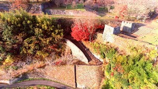 最強の城 深紅の紅葉 特殊な城 岡城 ドローン映像4K Special castle. Okajou castle that was colored by Autumn leaves