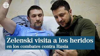 Zelenski visita a los heridos en combate para darles ánimos