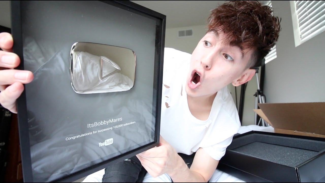 100k Subscribers Silver Play Button Unboxing Youtube