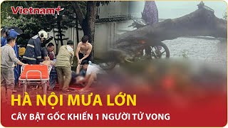 Mưa lớn trước khi bão Yagi chính thức đổ bộ Hà Nội, cây bật gốc đè trúng người đi đường | VN+