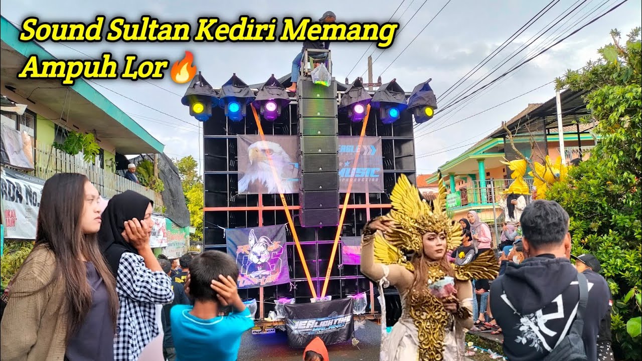 Sinar Music Bikin Penonton Kocar-kacir Karnaval Sidomulyo Batu - YouTube