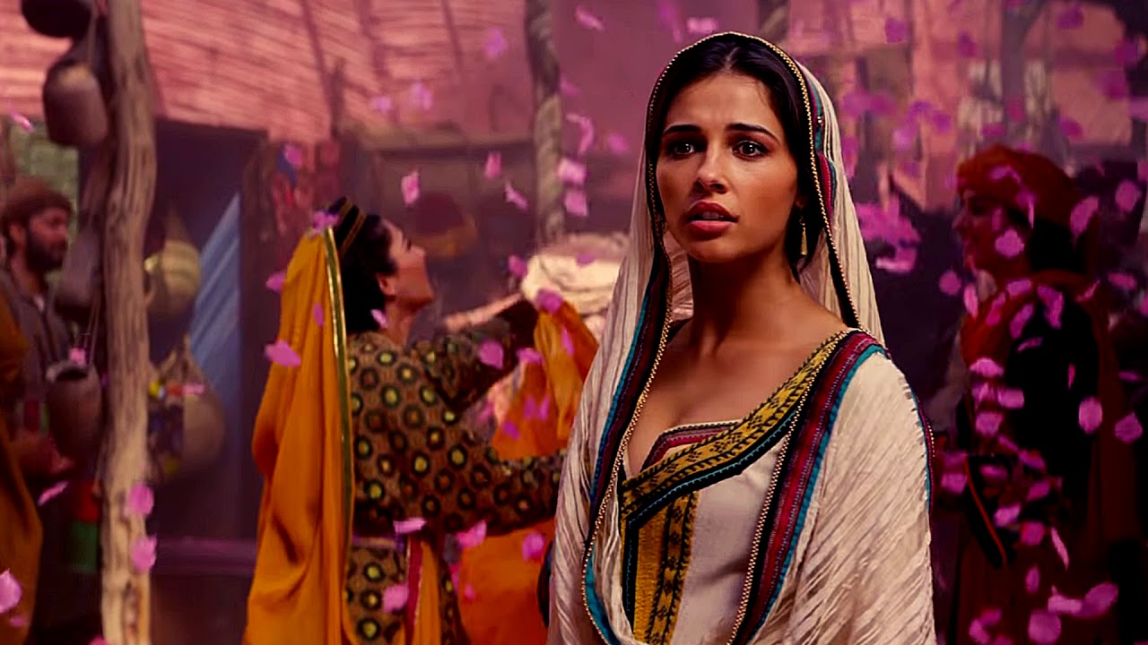 Aladdin | Naomi Scott - Speechless - YouTube