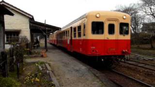 小湊鉄道　月崎駅発車