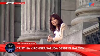 Cristina Kirchner saludó a la militancia y cantó la marcha peronista